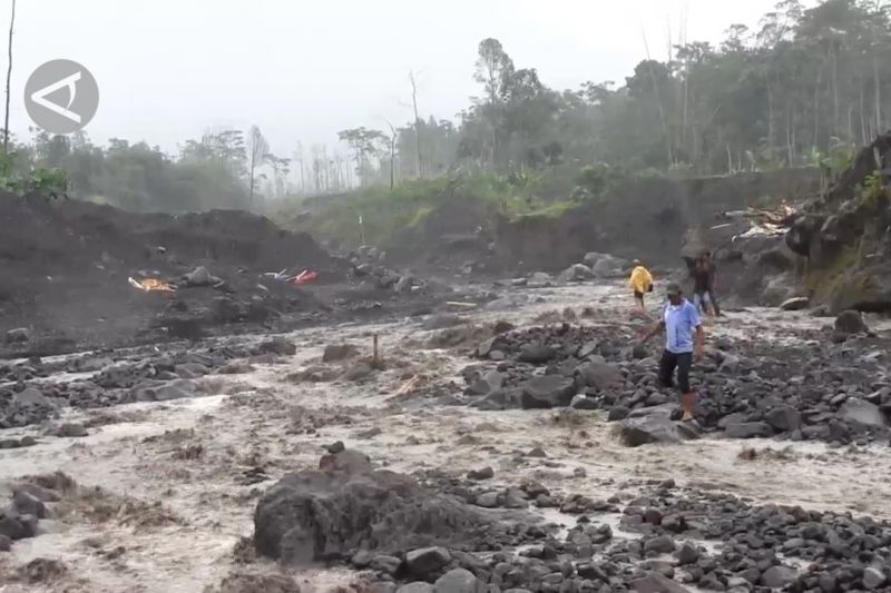 bpbd-lumajang-waspadai-potensi-banjir-lahar-dingin BPBD Lumajang waspadai potensi banjir lahar dingin thumbnail