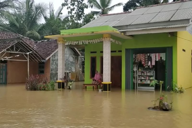 Ratusan KK di Pandeglang terdampak banjir