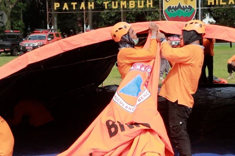 ratusan-personel-bpbd-beradu-ketangkasan Ratusan personel BPBD beradu ketangkasan thumbnail
