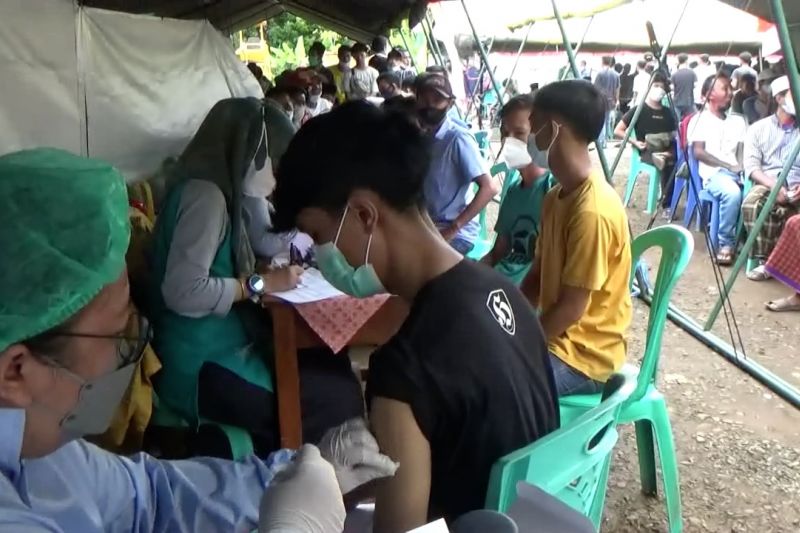 pemkab-pandeglang-targetkan-capaian-vaksinasi-50-persen-awal-desember Pemkab Pandeglang targetkan capaian vaksinasi 50 persen awal Desember thumbnail