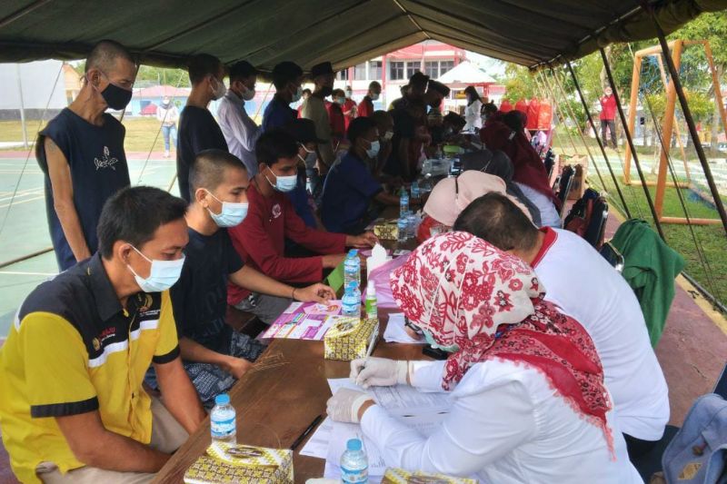 1,153 inmates at the Tangerang detention center take part in HIV and TB checks