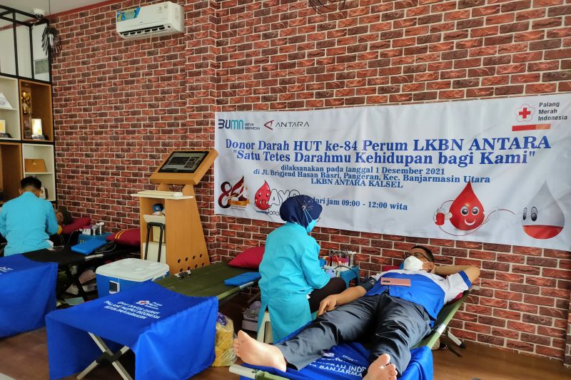 Rayakan HUT ke-84, Antara Kalsel bakti sosial