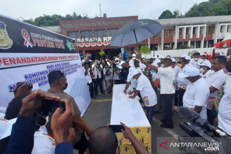 Gubernur Papua minta masyarakat menghilangkan stigma negatif terhadap ODHA
