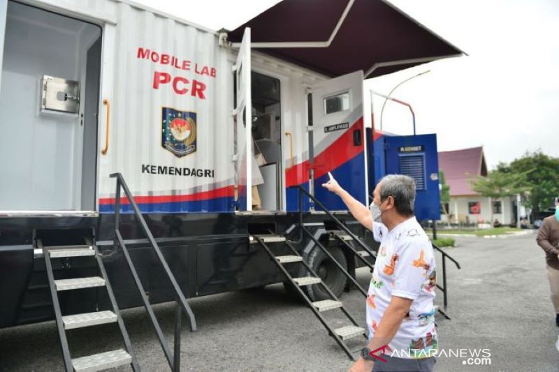 Pemrov Riau peroleh mobil Lab PCR dari Kemendagri