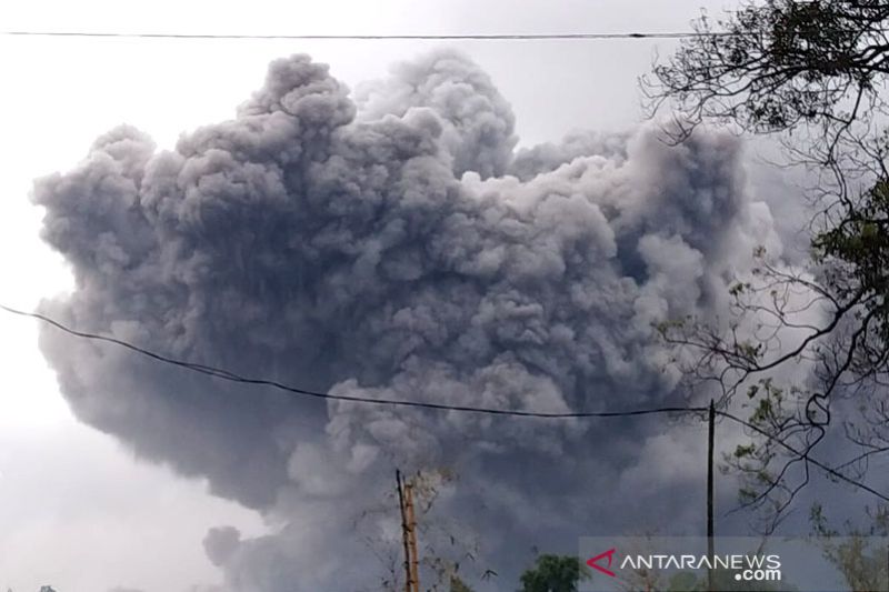 30.523 pelanggan PLN di Lumajang terdampak letusan Semeru