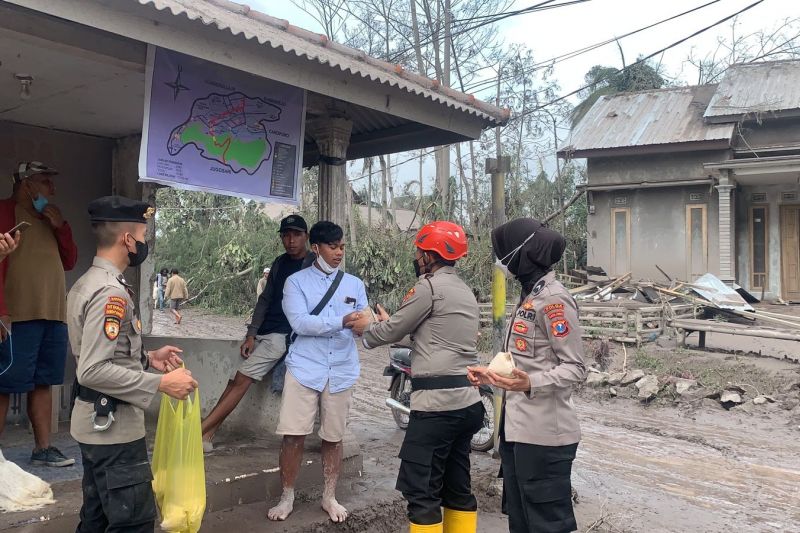 Polri gelar Operasi Aman Nusa II membantu tanggulangi letusan Semeru