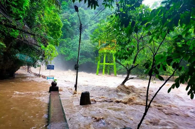 Taman Wisata Bantimurung ditutup akibat banjir