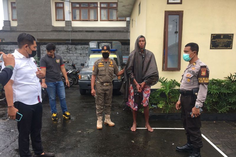 Polisi tangkap WNA ngamuk di toko swalayan di Badung Bali