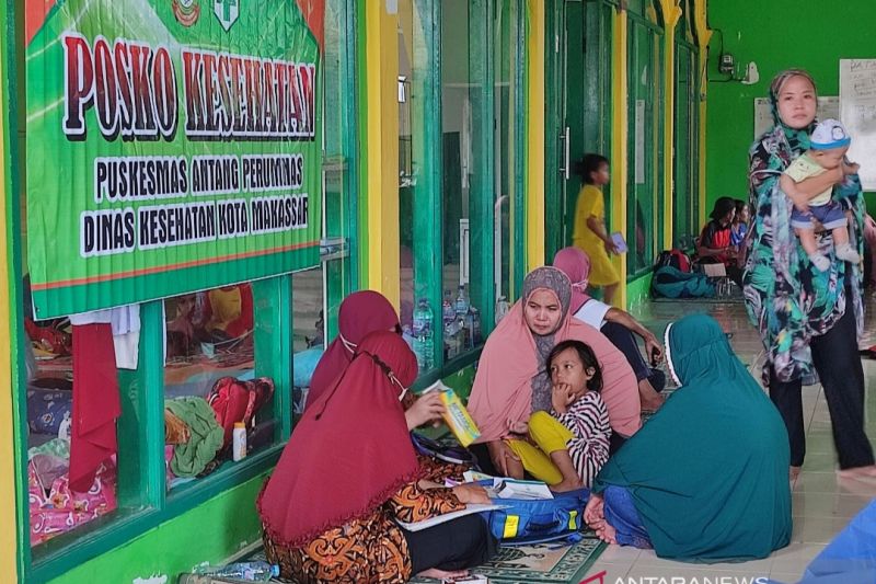 Pengungsi akibat banjir di Makassar bertambah menjadi 6.102 jiwa
