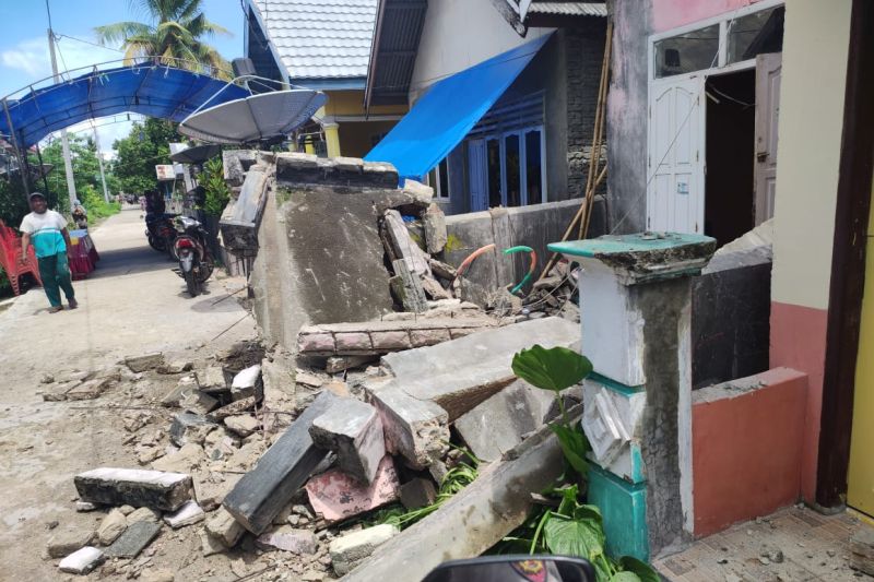 Selayar tetapkan status tanggap darurat bencana usai gempa 7,4 di Laut Flores