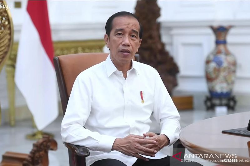 Presiden Jokowi minta para pejabat tahan diri tak pergi keluar negeri