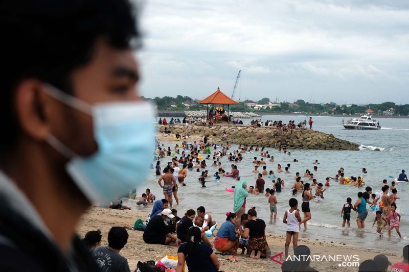 tunjuk.id 20 Ide Liburan Akhir Tahun di Rumah yang Seru
