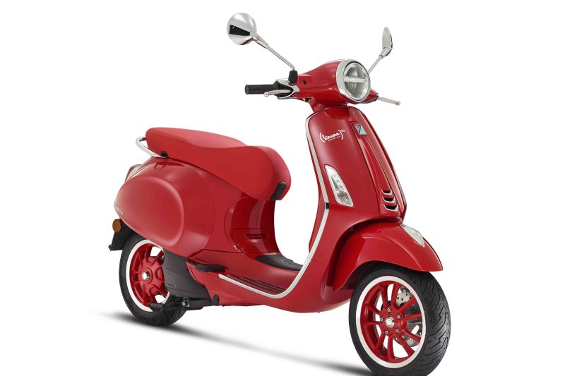 Piaggio presents the Vespa Elettrica RED - DOGELEXUS | DOGE LEXUS