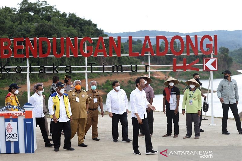 PRESIDEN RESMIKAN BENDUNGAN LADONGI DI KOLAKA TIMUR