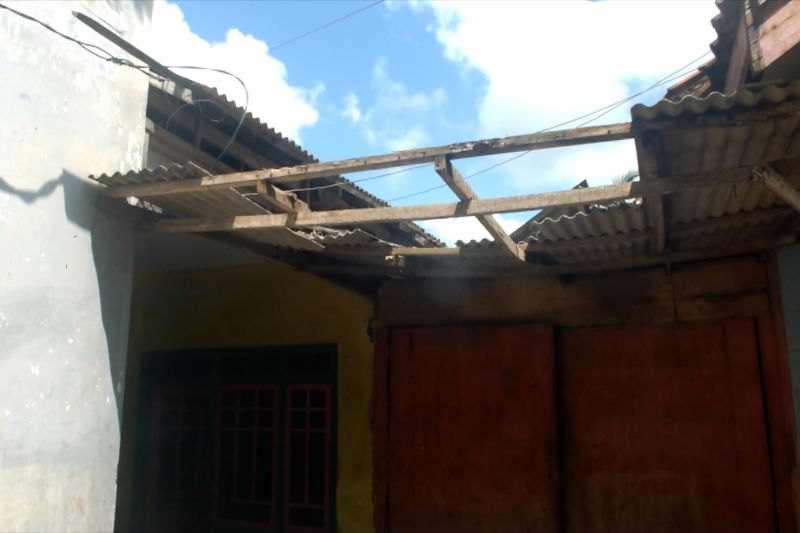 4 Orang luka dan belasan rumah rusak akibat gempa di Jember