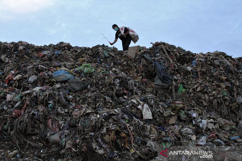 PEMULUNG SAMPAH PLASTIK