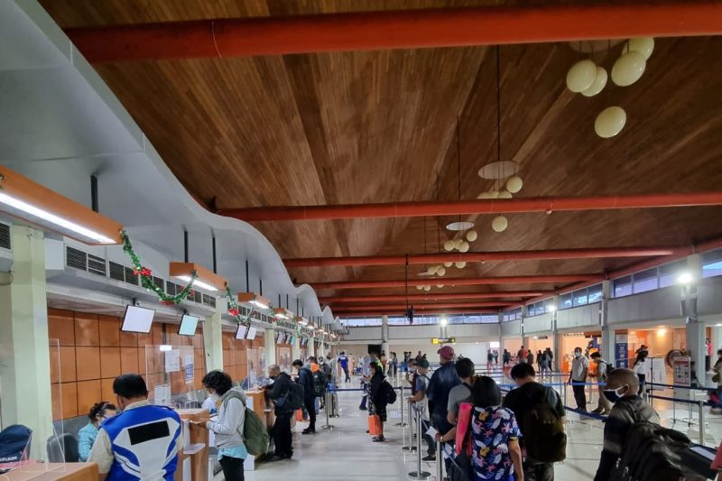 AP: Penumpang Bandara Pattimura naik 20 persen pada 2021