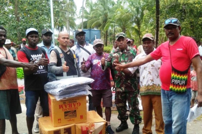 Kodim Mimika salurkan bantuan sembako ke warga Amar korban banjir