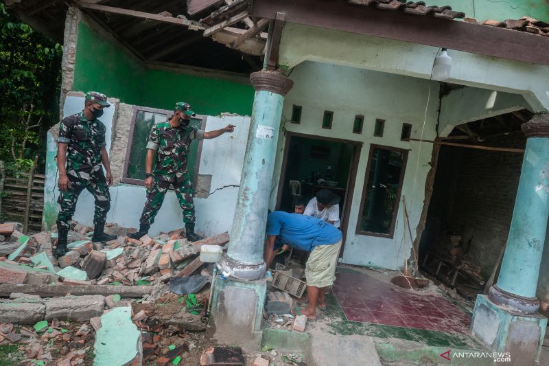 Rumah warga yang rusak akibat gempa di Pandeglang bertambah jadi 2.423