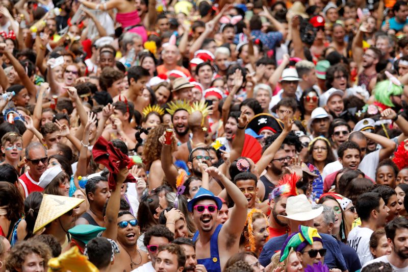 Brasil tunda parade hingga April
