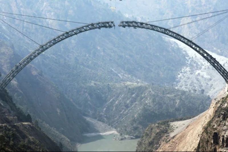 Jembatan kereta api tertinggi sambungkan Jammu dan Kashmir India