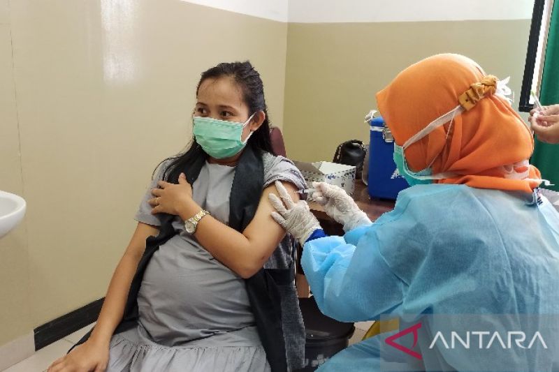 Suplemen dan vaksin yang bisa bantu ibu hamil lewati cuaca ekstrem