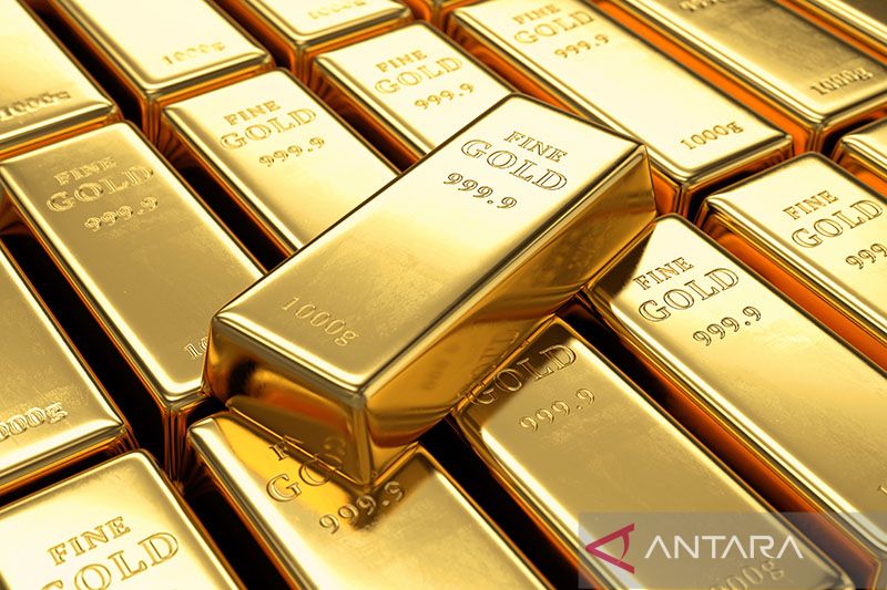 Harga emas jatuh, tertekan penguatan dolar AS dan Fed yang “hawkish”