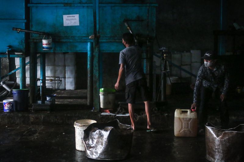 Polresta Mataram inspeksi gudang distributor minyak goreng curah
