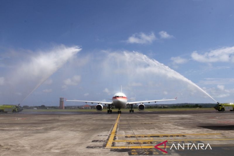 Indonesia buka lagi penerbangan internasional di empat bandara
