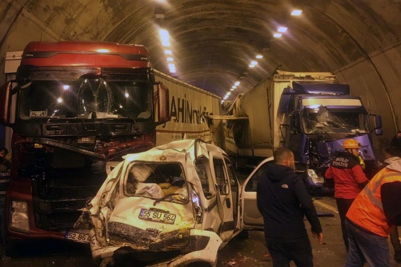 Puluhan orang terluka akibat tabrakan dalam terowongan di Turki
