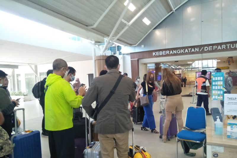 Alat berat mogok, pesawat tak bisa mendarat di Bandara Lombok