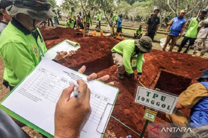 Petugas TPU ikuti lomba gali liang kubur