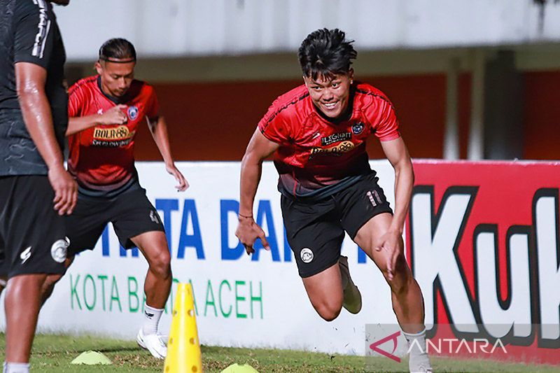 Feby Eka Putra mundur dari Arema FC