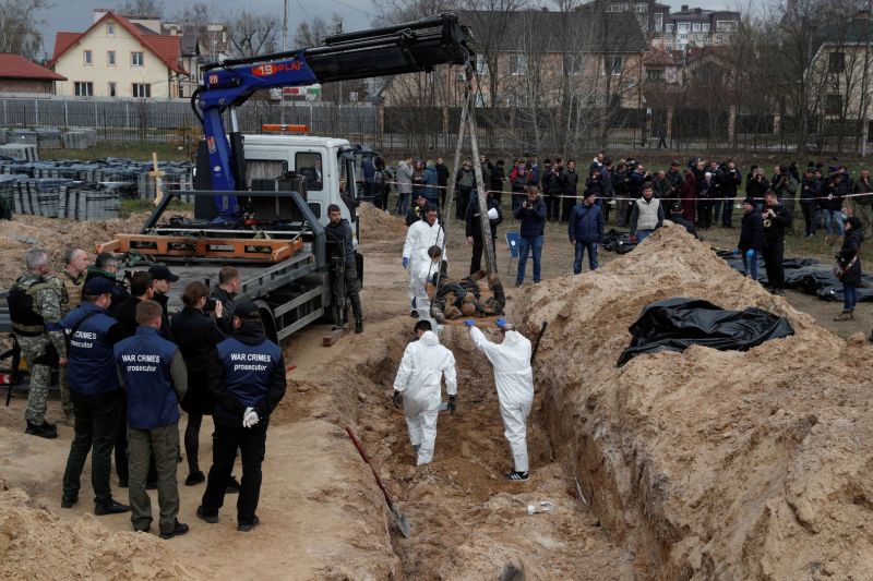 Kuburan massal puluhan warga sipil Ukraina ditemukan dekat Kiev