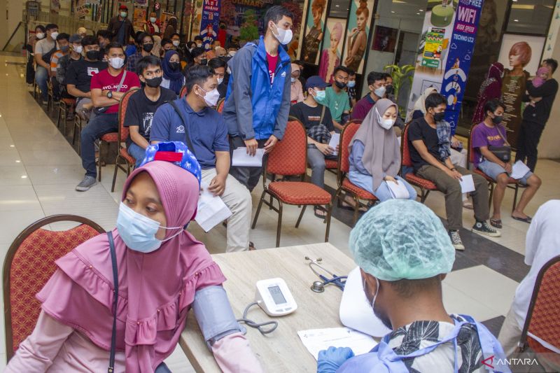Sebanyak 27.008.873 penduduk Indonesia mendapat vaksinasi dosis ketiga