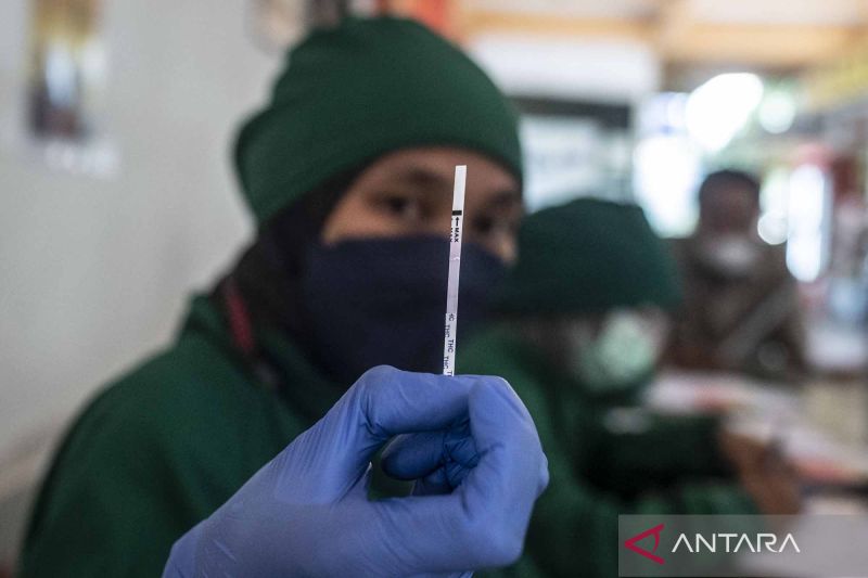 ini-warna-urine-normal-dan-abnormal-yang-perlu-diperhatikan