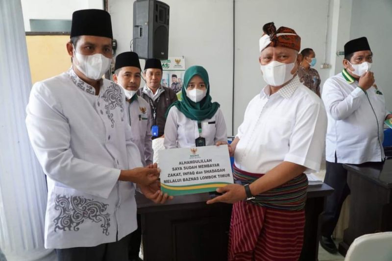 Bupati Lombok Timur mengharapkan pejabat berzakat melalui Baznas
