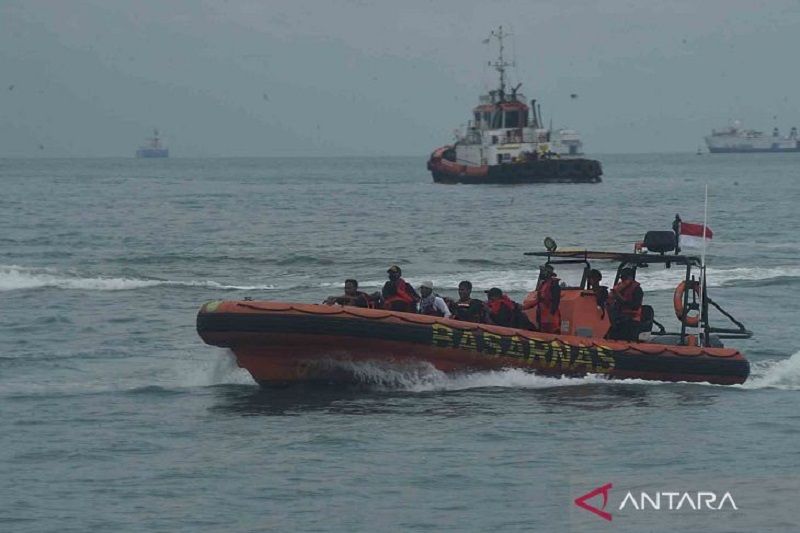 Amankan jalur mudik, Basarnas gelar simulasi penyelamatan di Selat Sunda