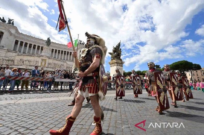 Parade perayaan ulang tahun ke-2775 Kota Roma