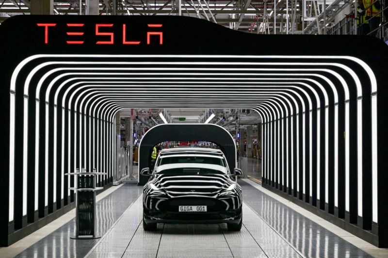 Tesla batalkan tiga acara perekrutan staf online untuk China