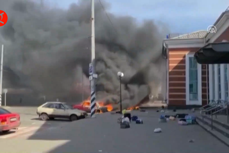 30 orang tewas, 100 terluka dalam serangan Rusia di stasiun KA Ukraina