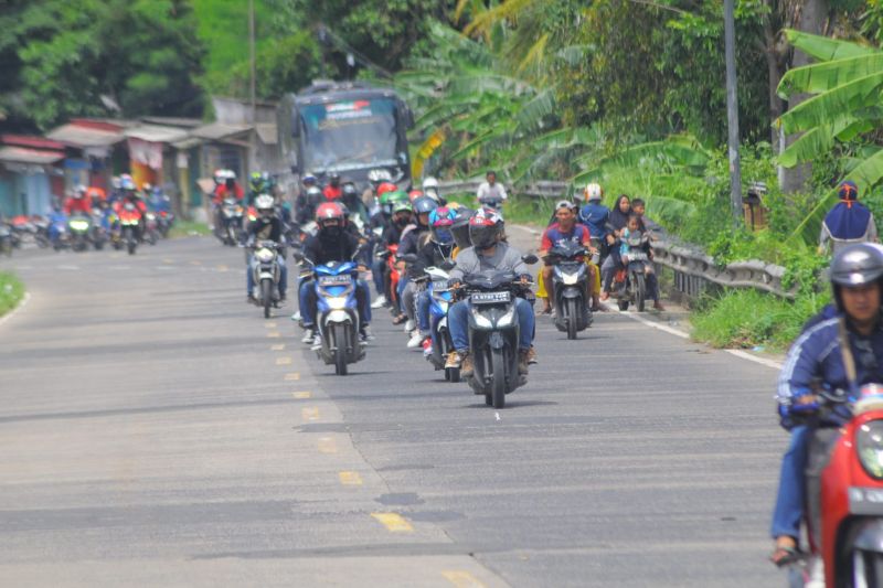 Pemudik bermotor mulai ramai melintas di Jalinsum