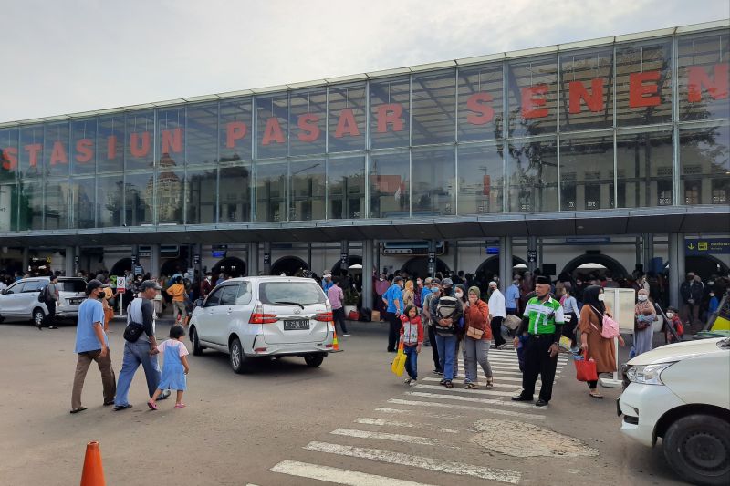 Puncak arus balik 2022 di Stasiun Pasar Senen & Gambir diprediksi H+3