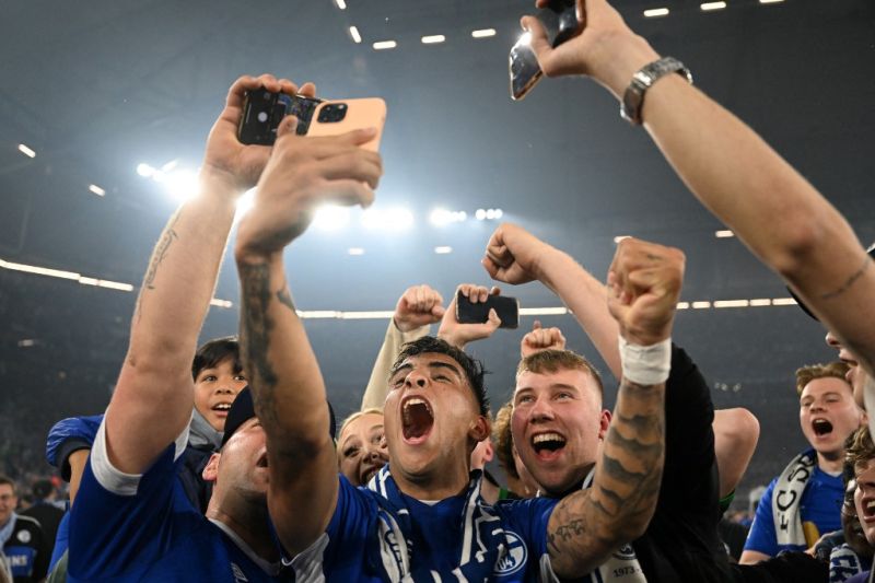 Schalke promosi lagi ke Bundesliga setelah balik kalahkan St Pauli