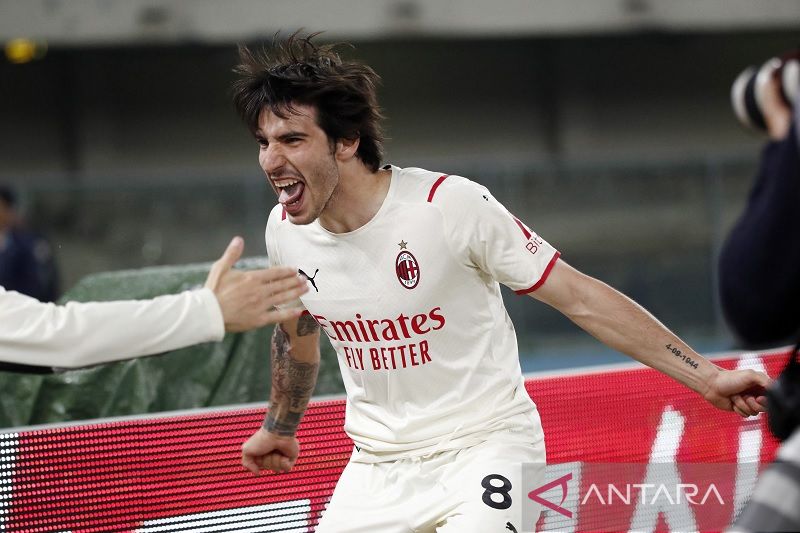 Sandro Tonali antar AC Milan kembali puncaki klasemen Liga Italia