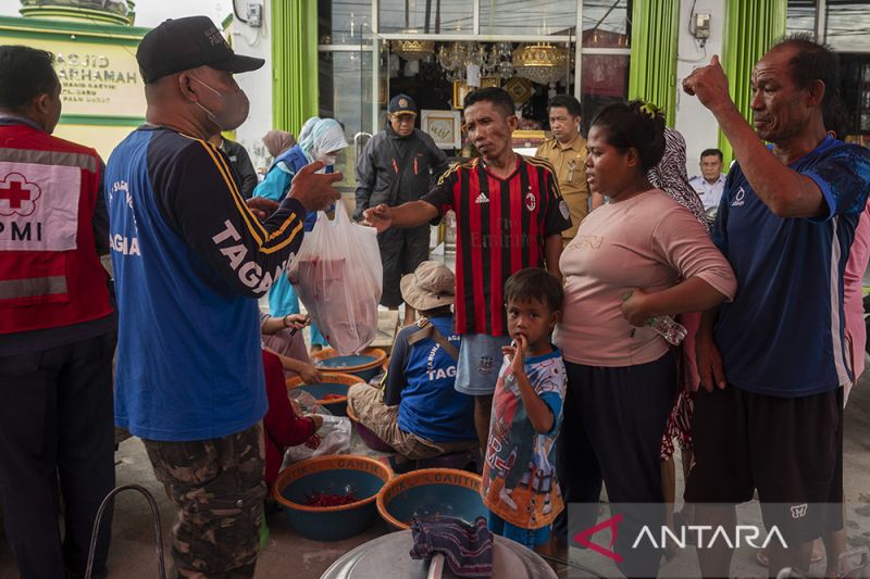 Dapur Umum Banjir Luapan Sungai Palu