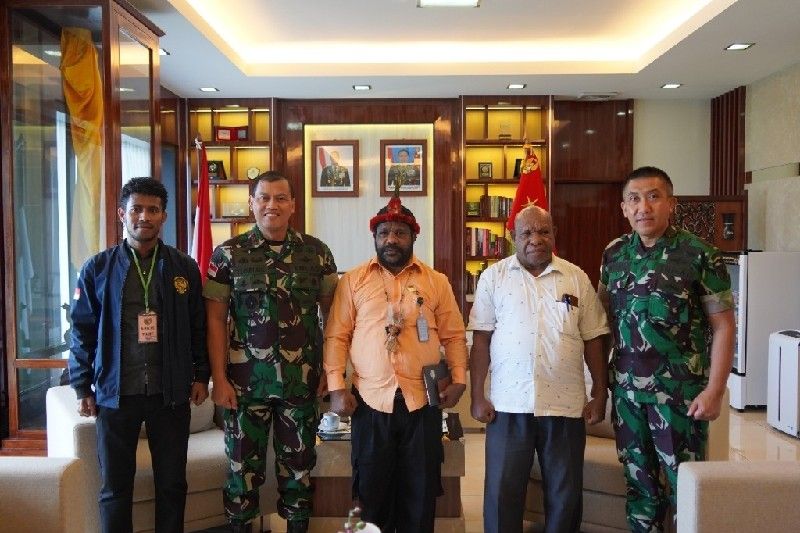 Pangdam XVII/Cenderawasih terima kunjungan LMA Papua