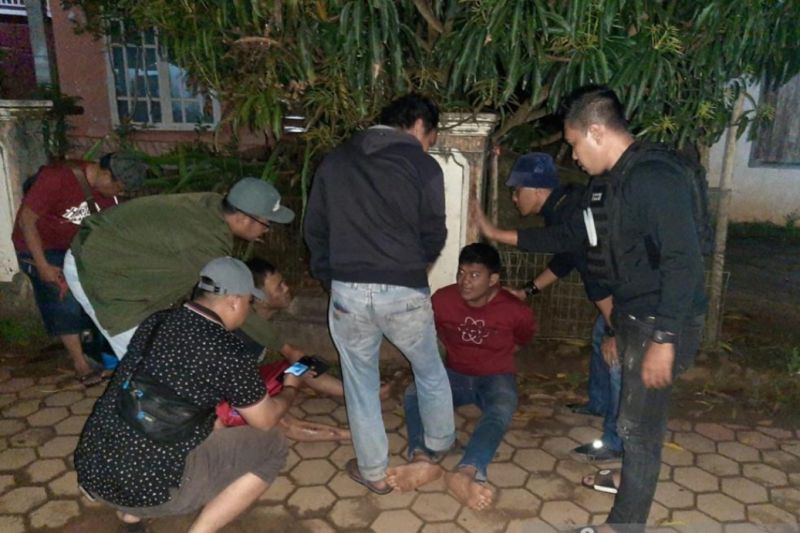 Polisi menangkap ayah dan anak pelaku begal di Tangerang