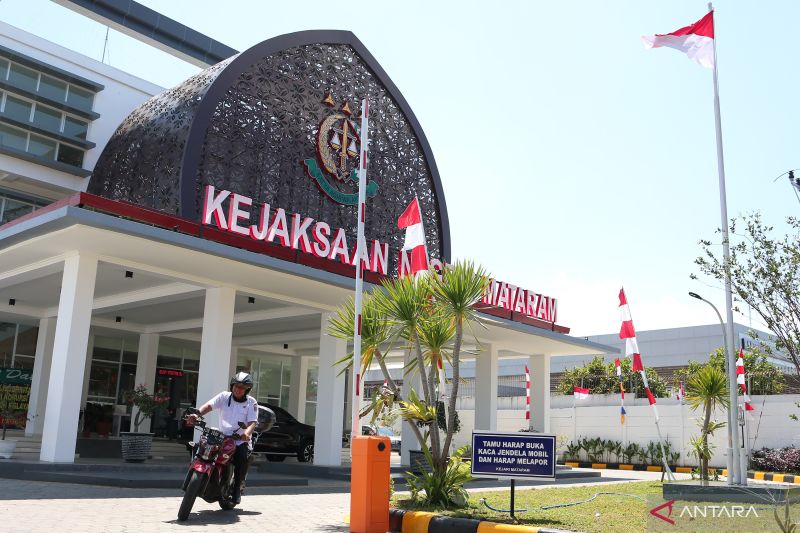 Salah satu PTS di Mataram diduga potong uang beasiswa Rp2 juta per mahasiswa, jaksa selidiki