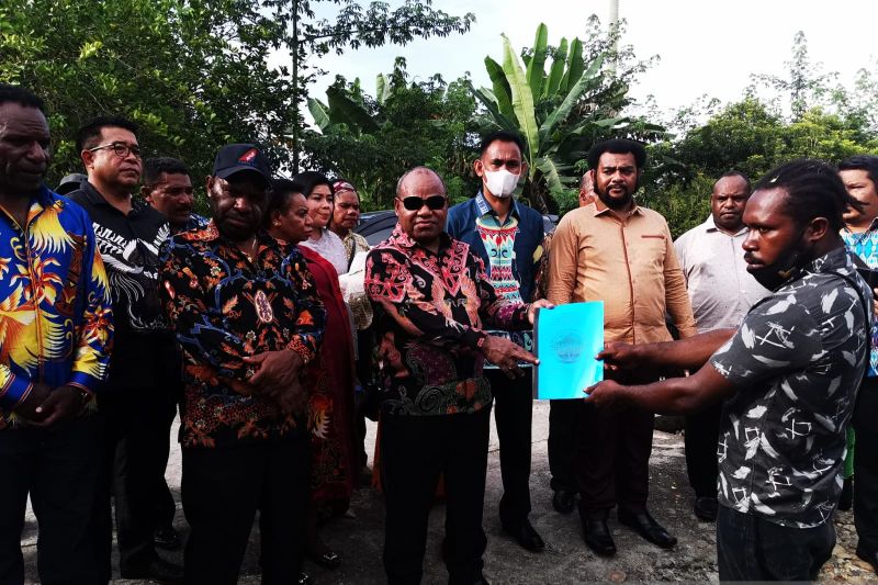 Masyarakat Puncak Jaya di Nabire apresiasi kepemimpinan Bupati Yuni Wonda
